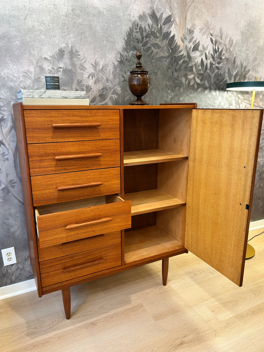 The Bradley Dresser