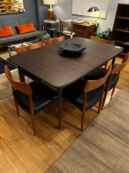 Deilcraft Extendable Walnut Dining Table