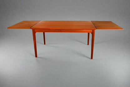 Nyborg Dining Table