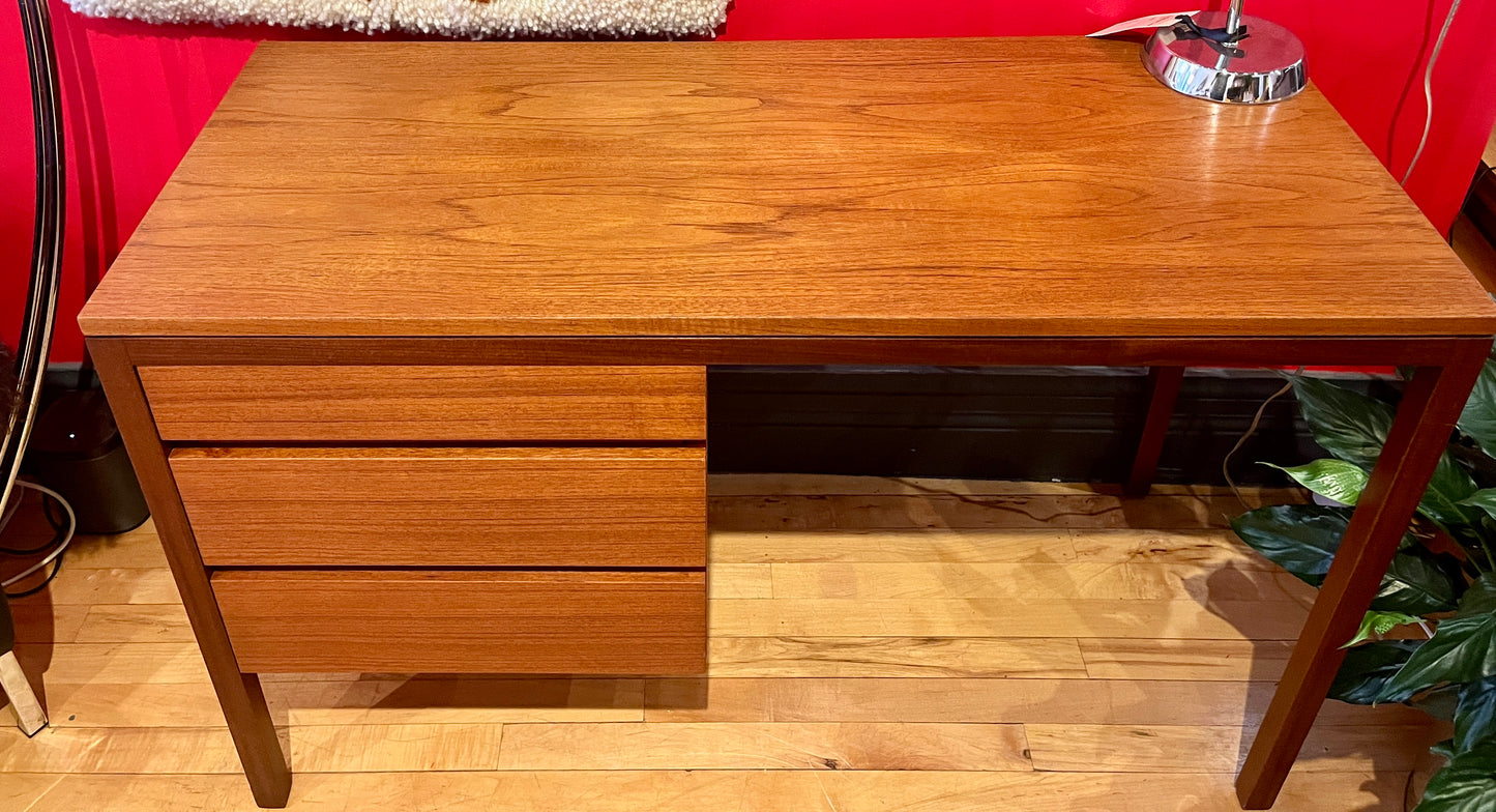 Reff Teak Compact Desk