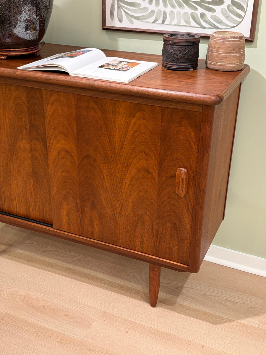 Vaja Sideboard