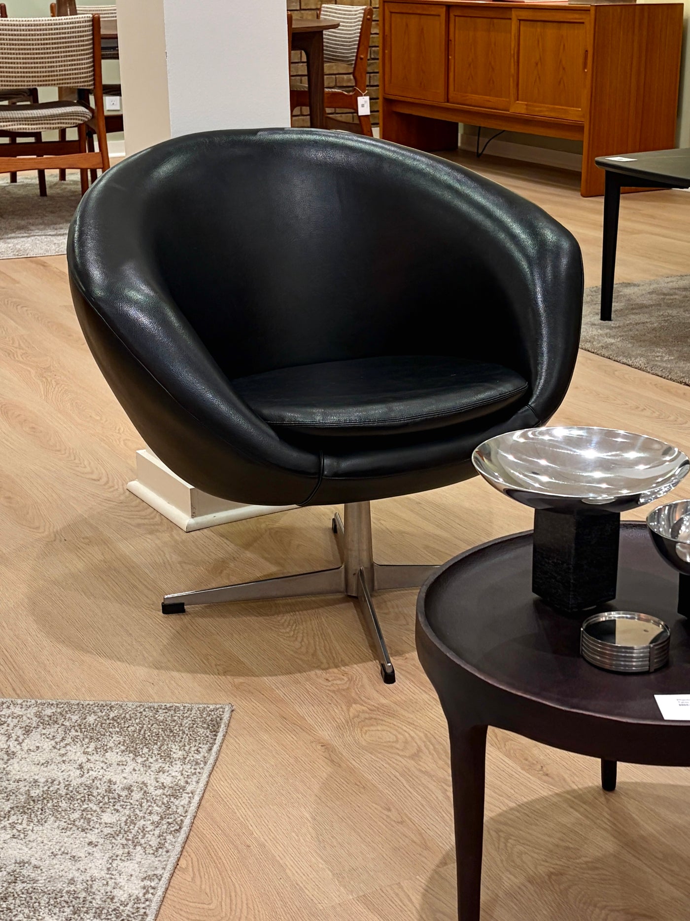The Pod Swivel Chair