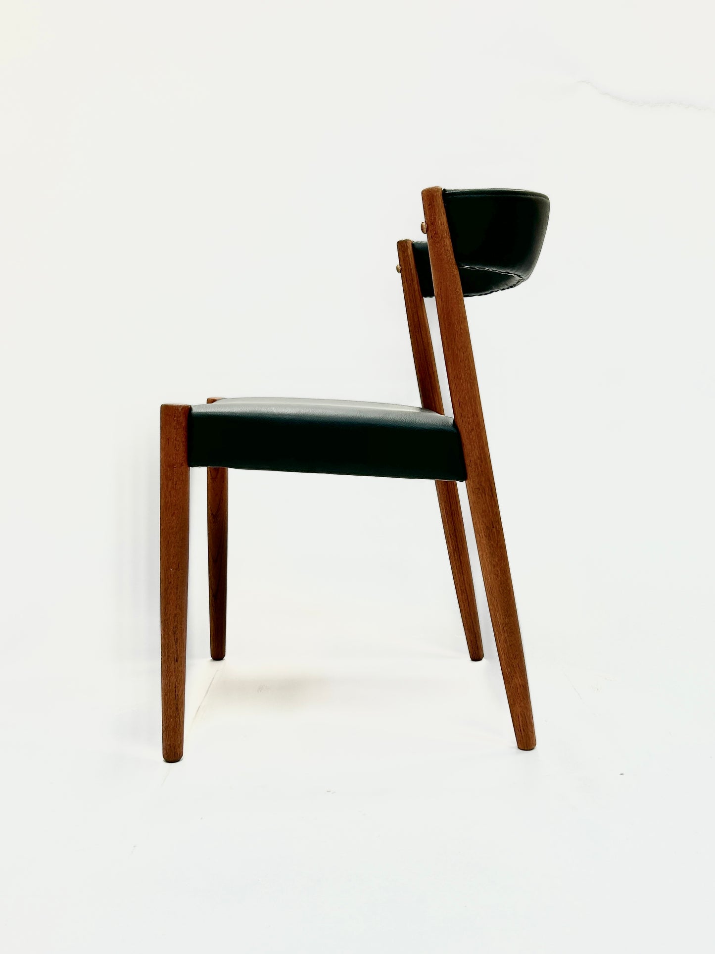 Arne Curved Teak Dining Chair (6 available)