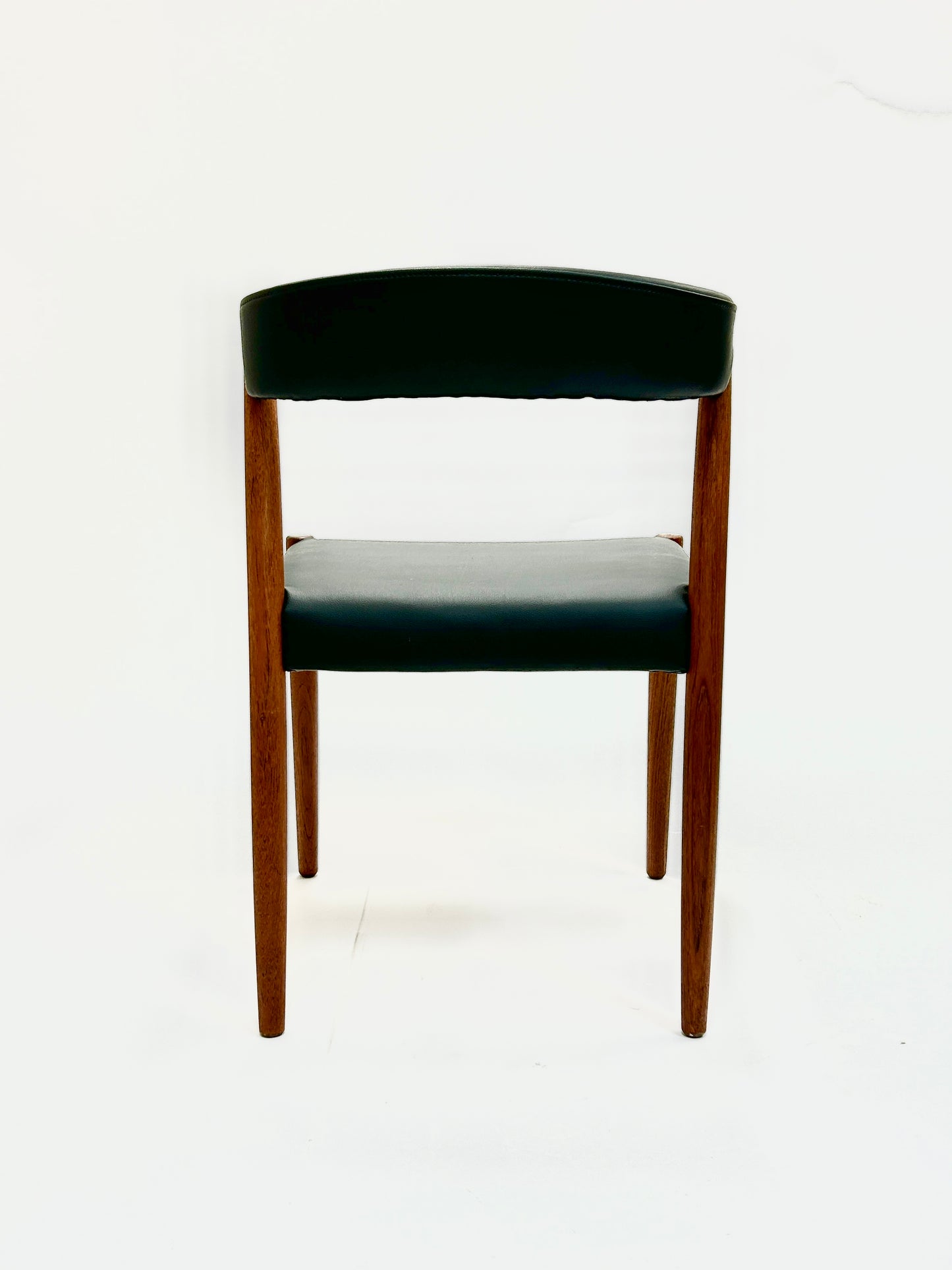 Arne Curved Teak Dining Chair (6 available)