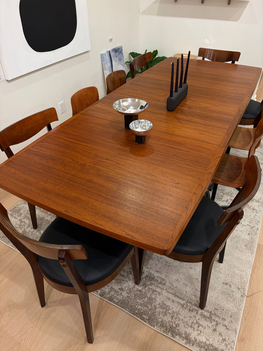Aarhus Extendable Teak Table