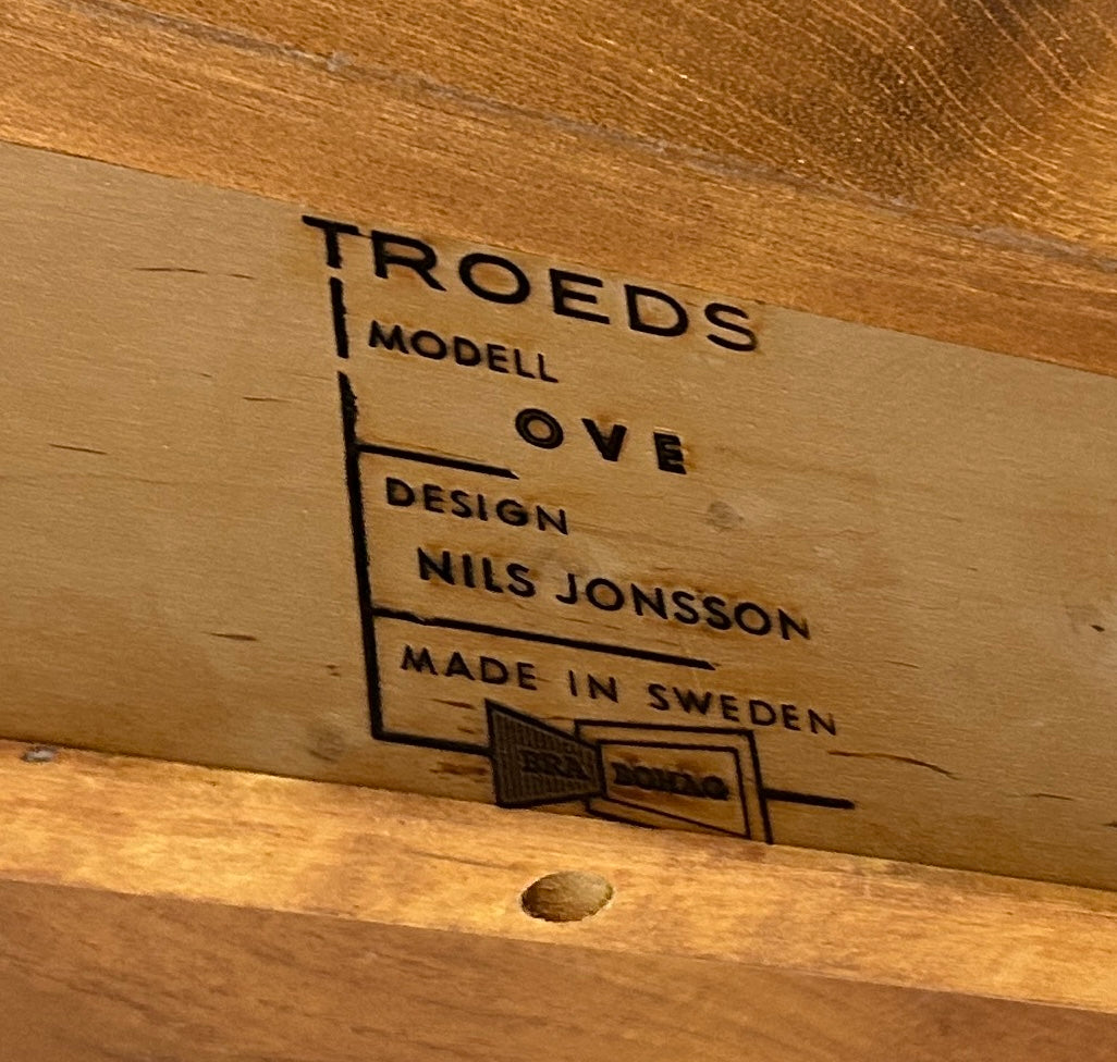 Troeds Extendable Oval Teak Dining Table