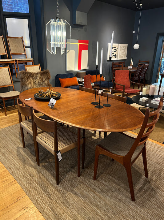Trioh Extendable Teak Dining Table