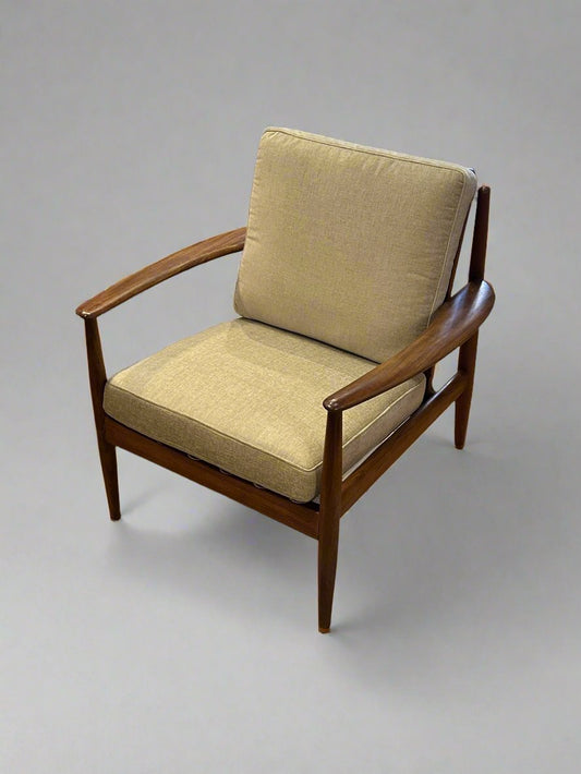 Jalk Lounge Armchair