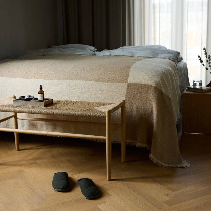 J163S Oak Bench