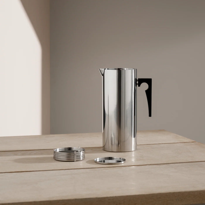 Arne Jacobsen Jug with icelip