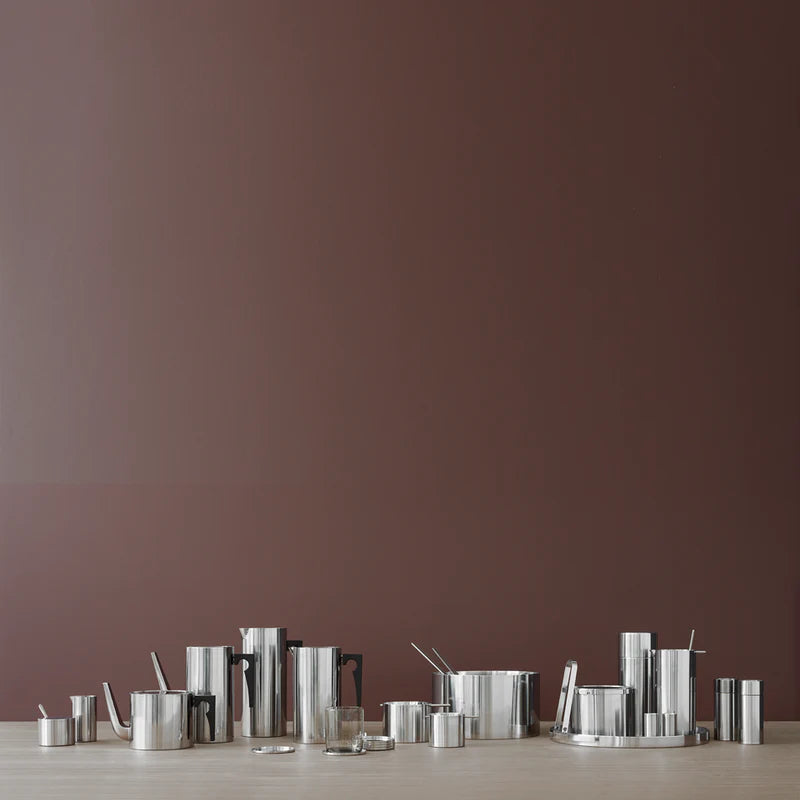 Arne Jacobsen Jug with icelip