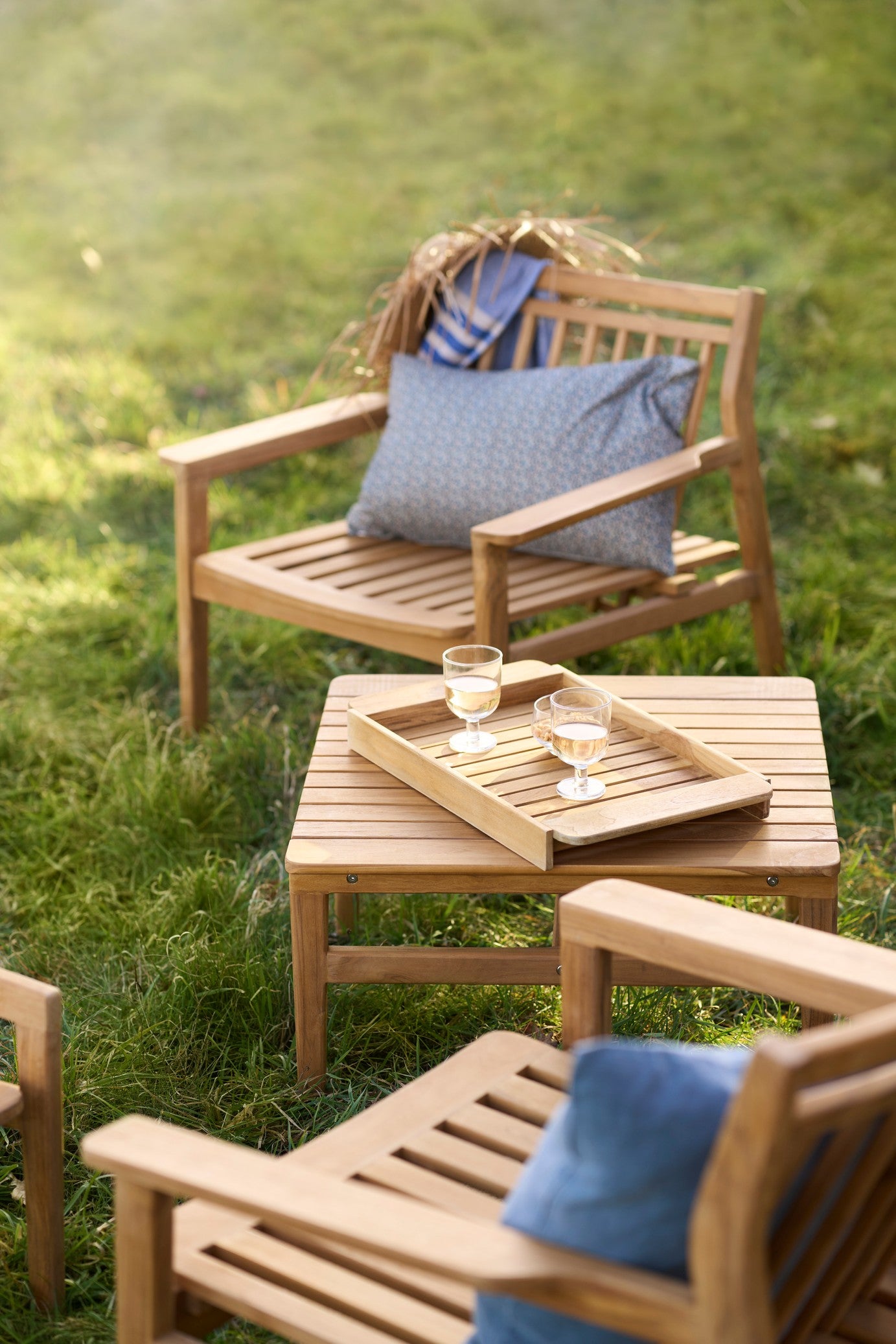 M19 Teak Lounge Table