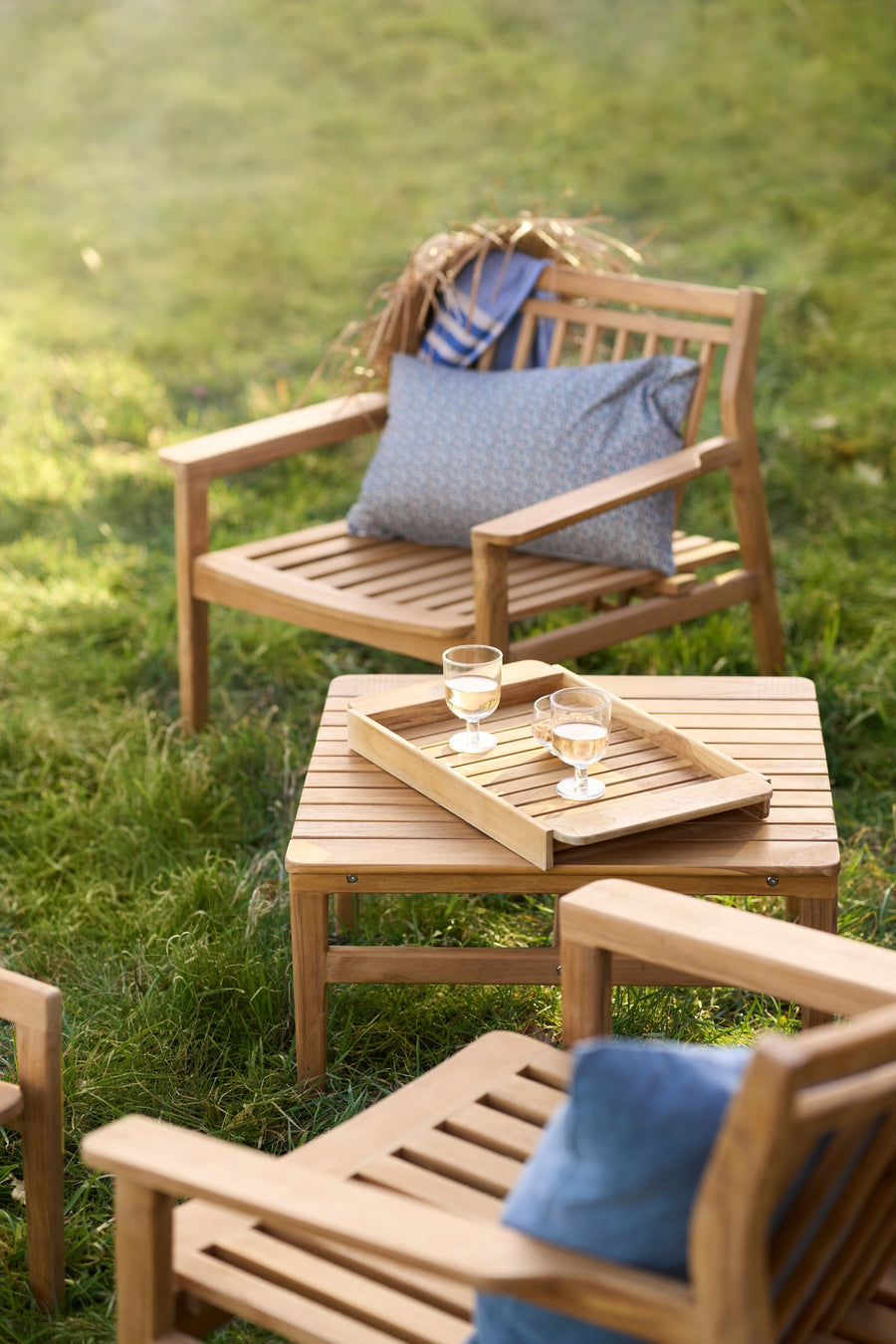 M19 Teak Lounge Table