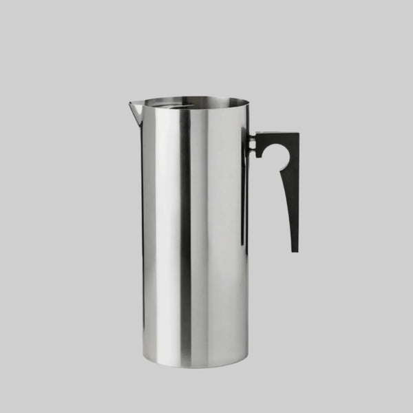 Arne Jacobsen Jug with icelip