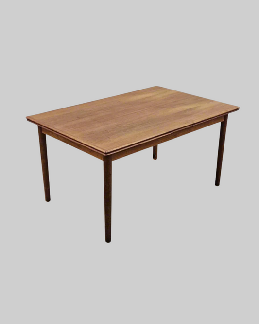 Hørve Extendable Teak Dining Table