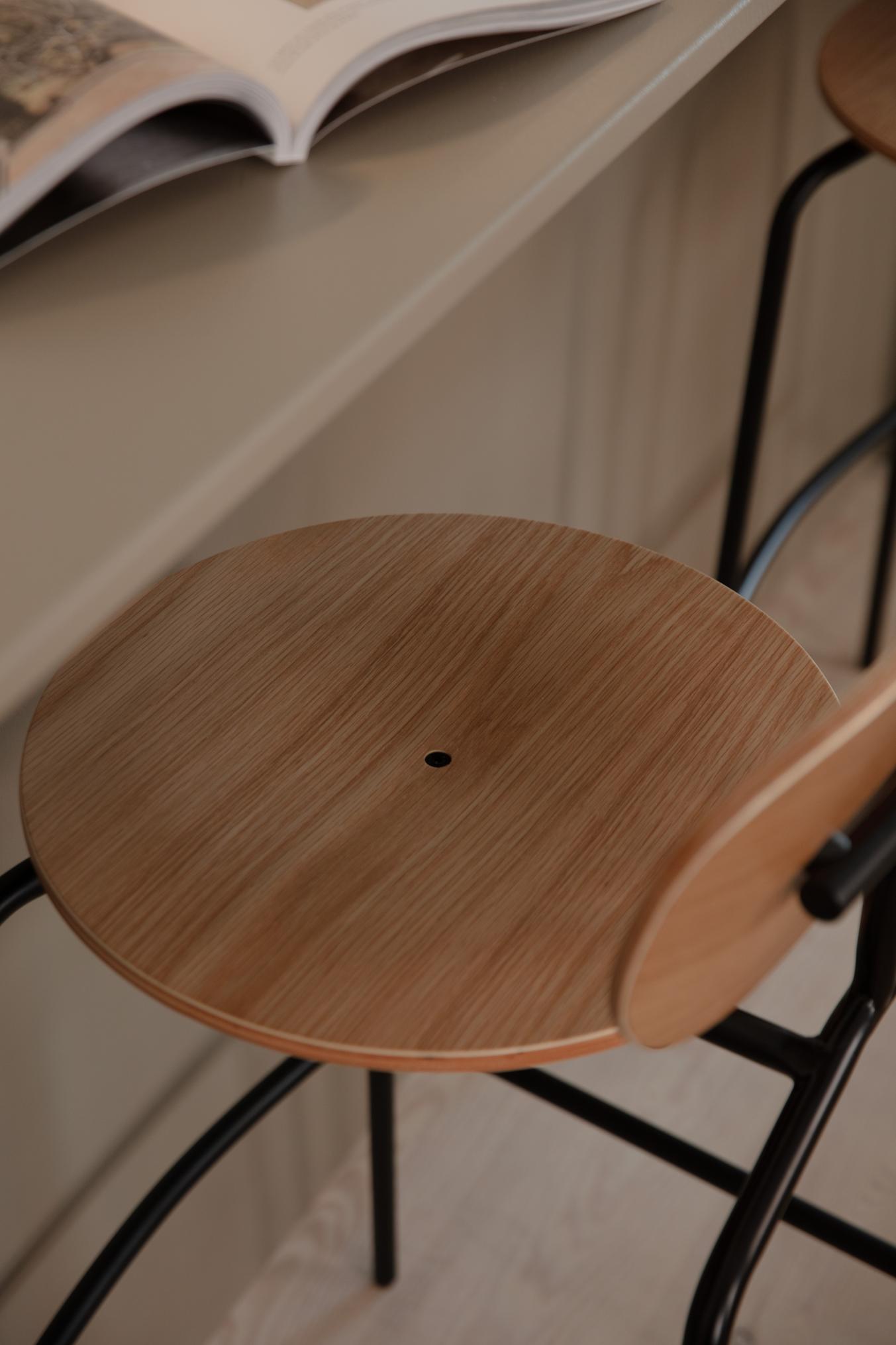 Curious Barstool