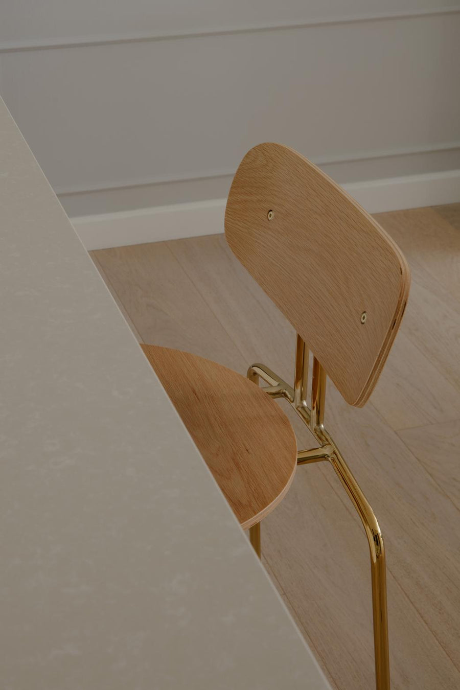 Curious Counterstool