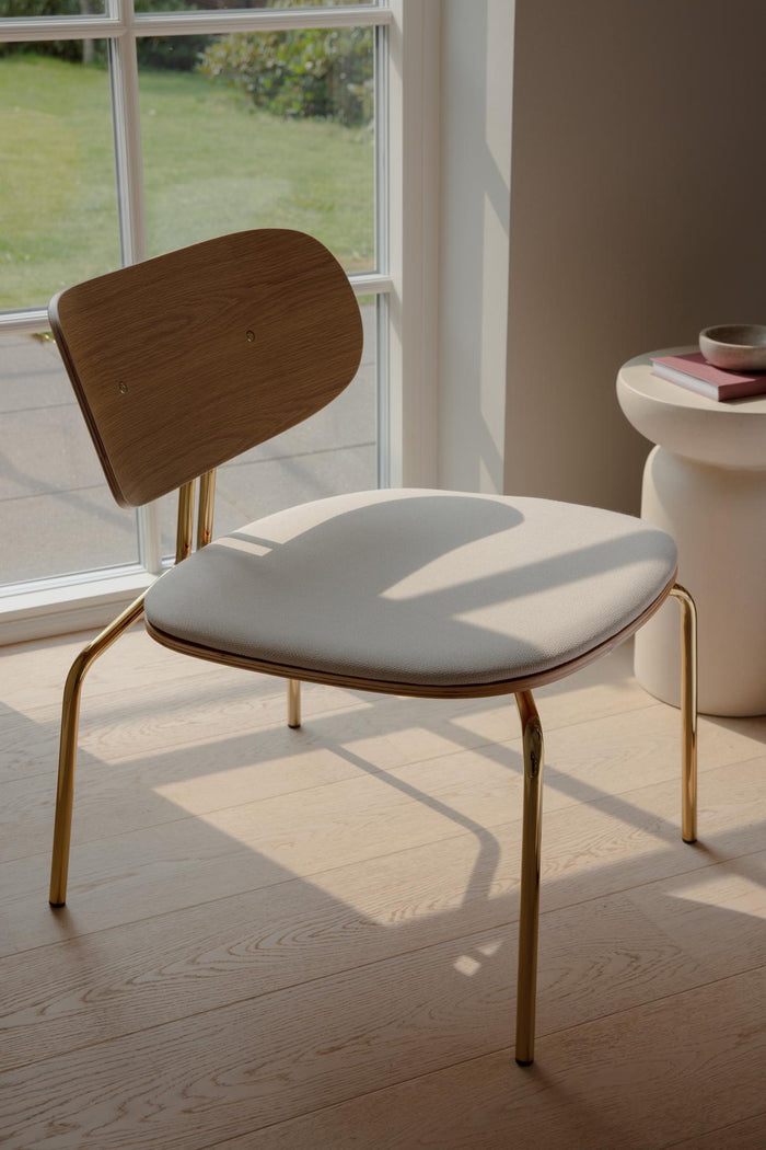 Curious Lounge Chair