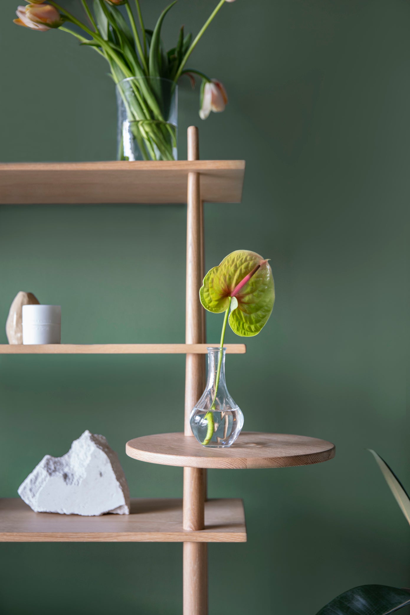 Stories Round Corner Table