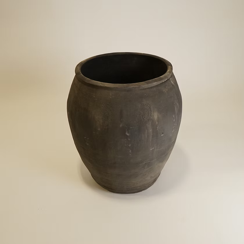 Louis V Large Pottery