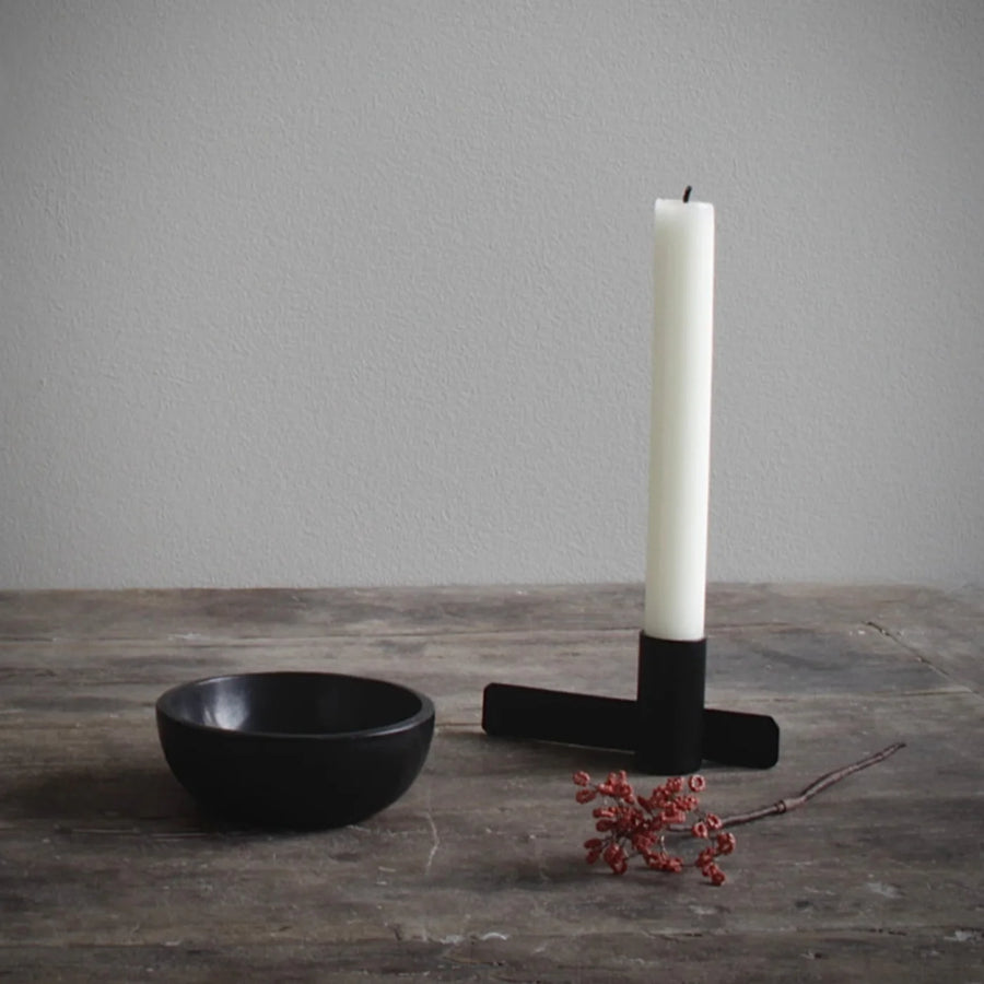 The Simple Candleholder