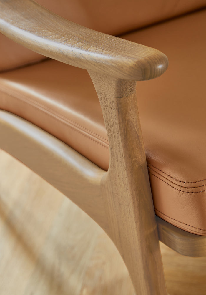 Lean Back Lounge Chair