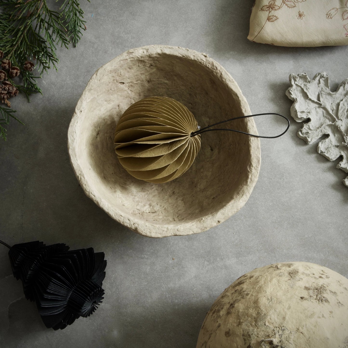 Holiday Paper Onion Ornament, caramel (set of 6)