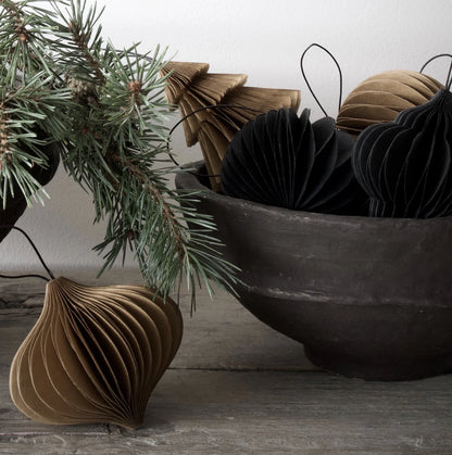 Holiday Paper Onion Ornament, caramel (set of 6)