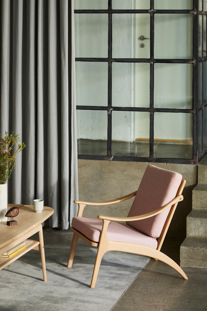 Lean Back Lounge Chair