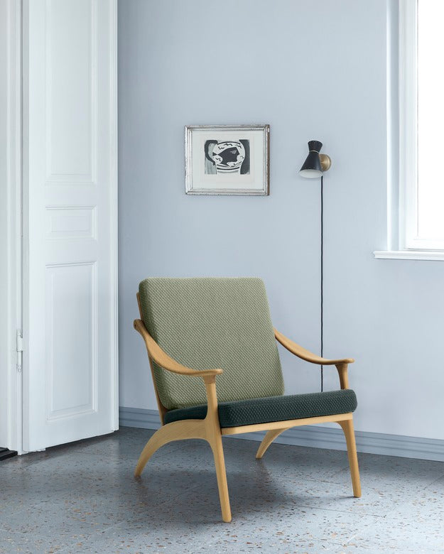 Lean Back Lounge Chair